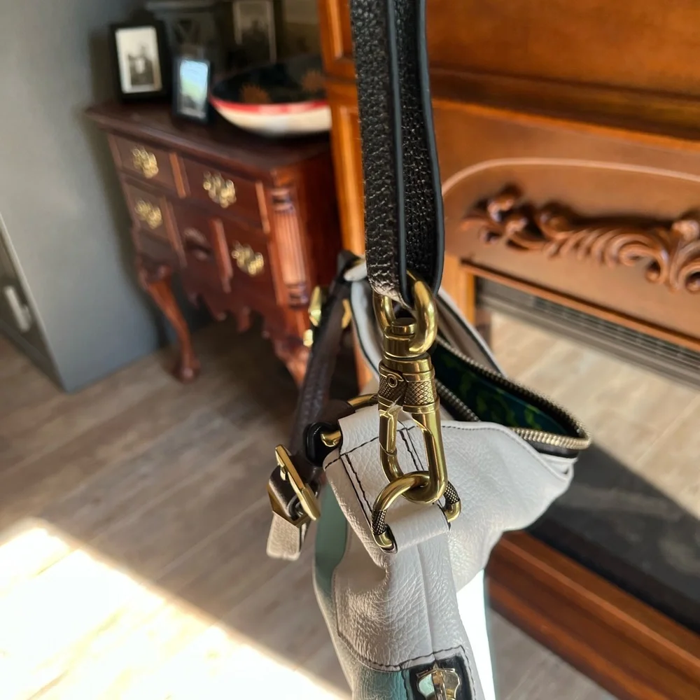 orYany Shoulder/Crossbody‎ Bag - Picture 11 of 16